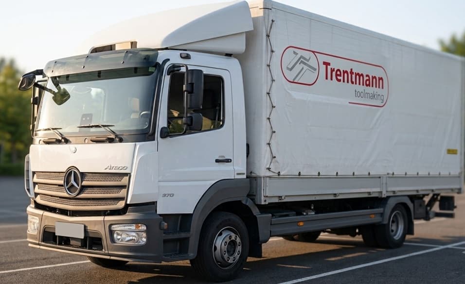 Eigener LKW mit Trentmann-Logo